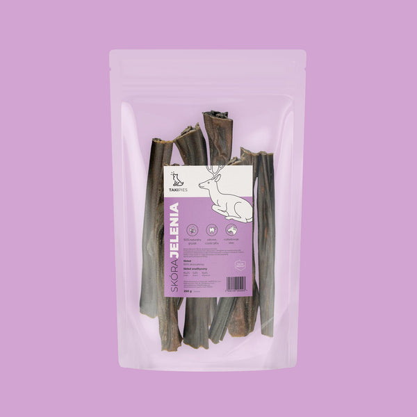 Skóra jelenia dla psa - opakowanie 250 g na zielonym tle